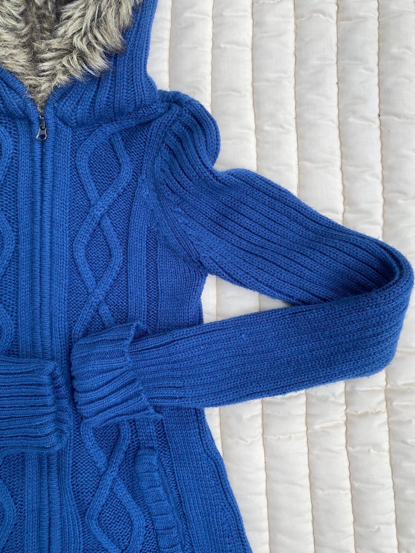 Y2K Blue Knit Sweater Jacket w/ Faux Fur Hood ā Twilight Bella Swan Vibes
